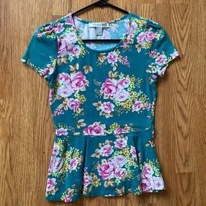 Size S Floral Top!